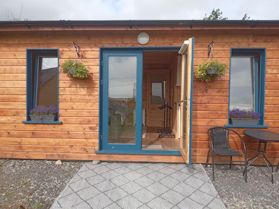 Ceaser'S Cabin Is A Cosy 1 Bedroom Cabin Lahinch Exterior photo